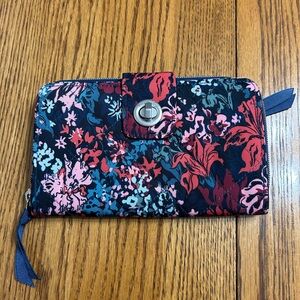 Vera Bradley Performance Twill Turn Lock Wallet Pattern:Cabbage Rose Cabernet